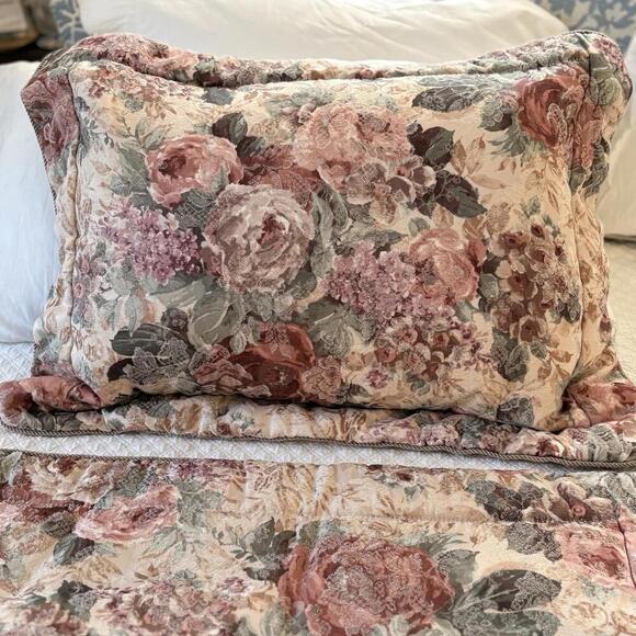 Croscill Other - Croscill Cotswold Vintage Pillow Shams Floral Rose Ivory Green Border Cord Trim